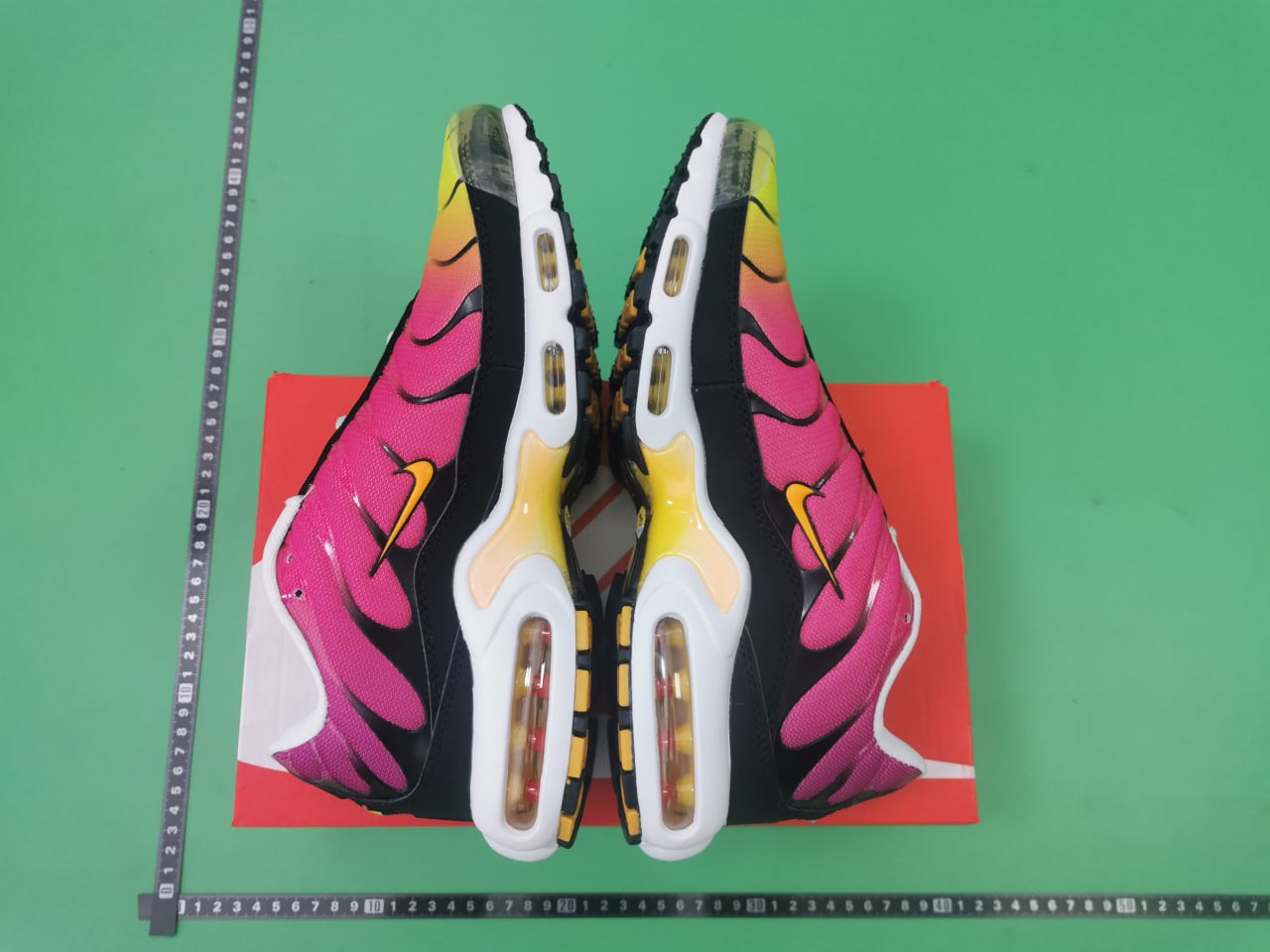 TN  Batch   Nike Air Max  Plus -1