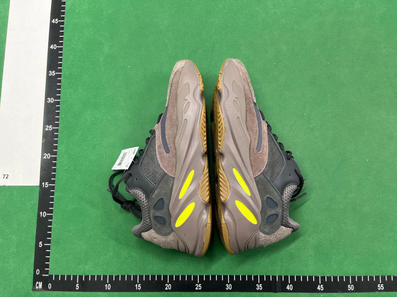LW  Batch  adidas Yeezy Boost 700 -4