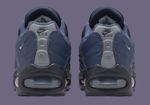 First Look At The Nike Air Max 95 OG “Sanded Purple”(pic3)