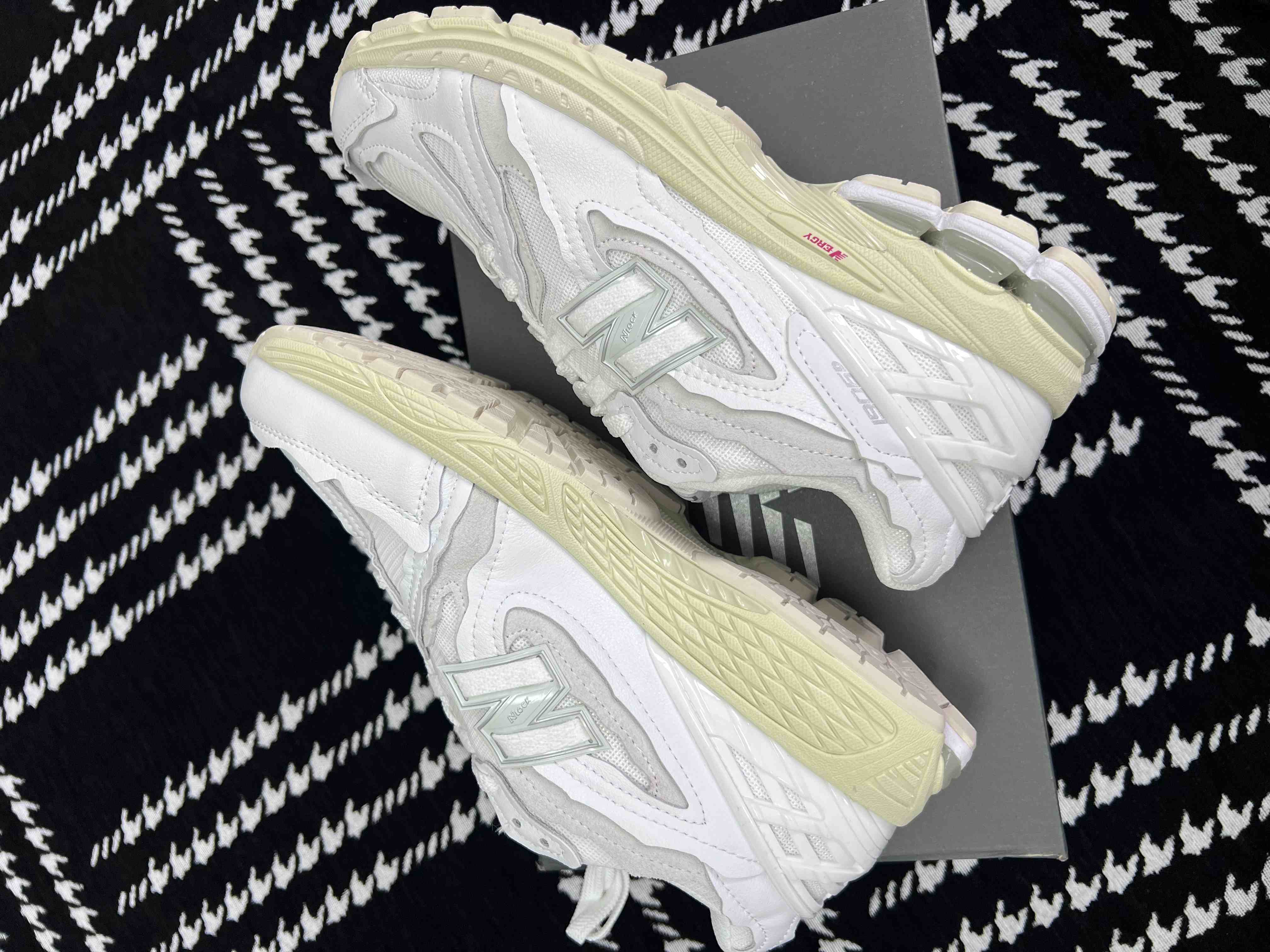 10 (2)_compressed.jpg